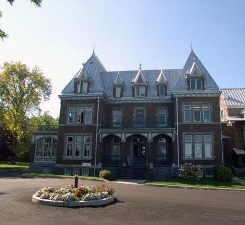 Hotel Chateau Cran Chaud Chicoutimi Екстериор снимка